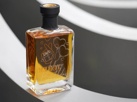 靈活運用樽身空間：雙面雕刻服務